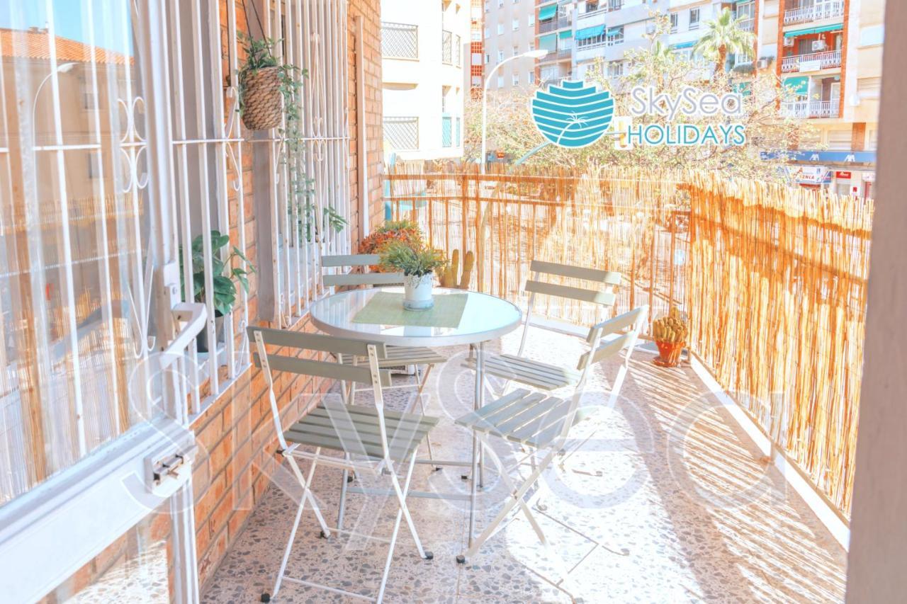 Апартаменти Skysea Holidays Malaga Bailen Екстер'єр фото